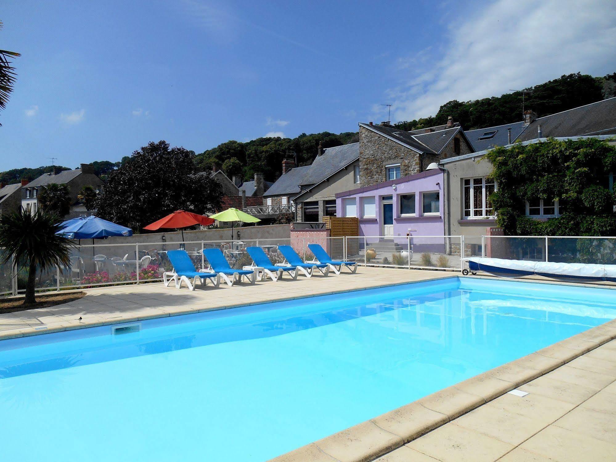 Hotel Des Bains Saint-Jean-le-Thomas Eksteriør bilde