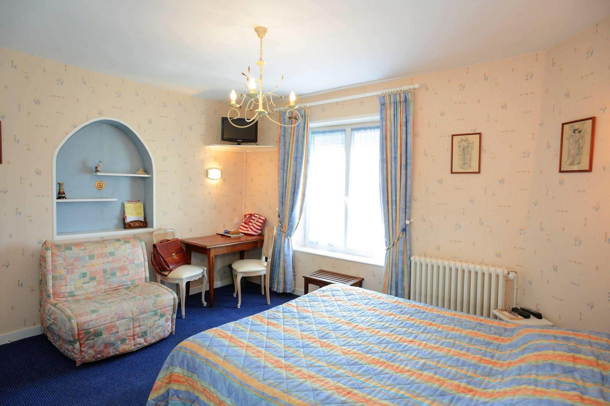 Hotel Des Bains Saint-Jean-le-Thomas Eksteriør bilde